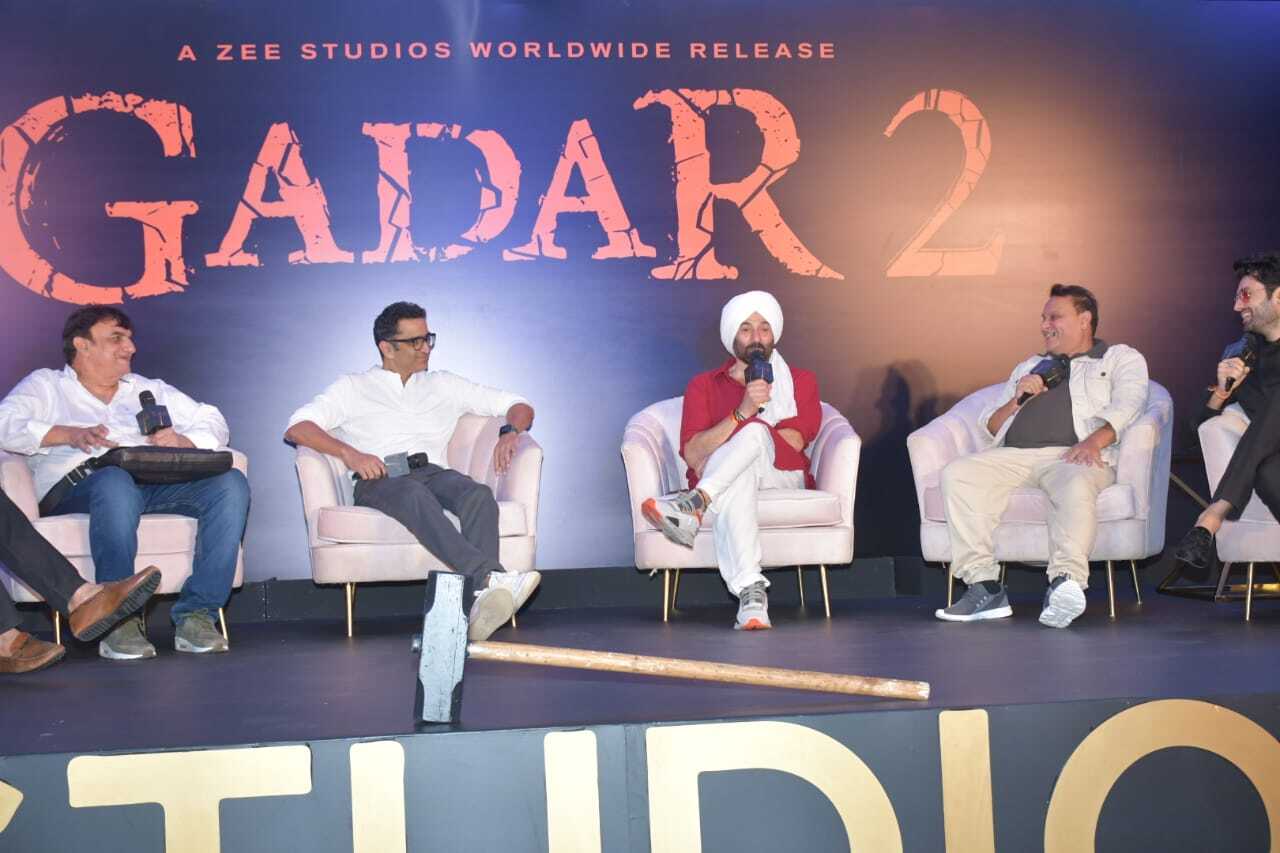 The team of Gadar 2 was happily interacting with the media
